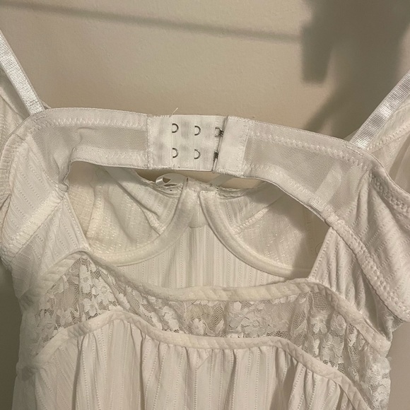 Underwire Dress - Picture 2 of 3